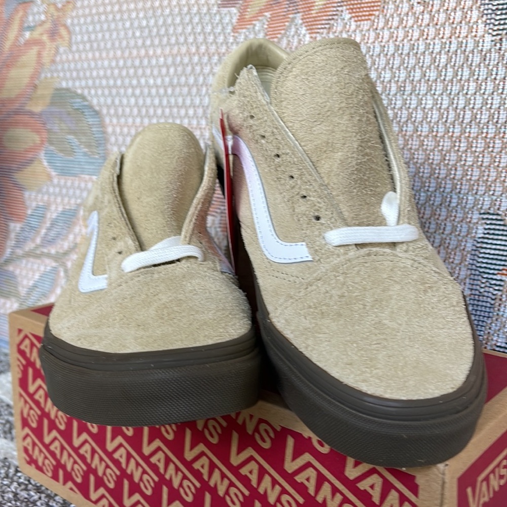 Vans WMNS Old Skool
Hairy Suede Khaki
VN0005UAKHK
Sneakers - Picture 7 of 16